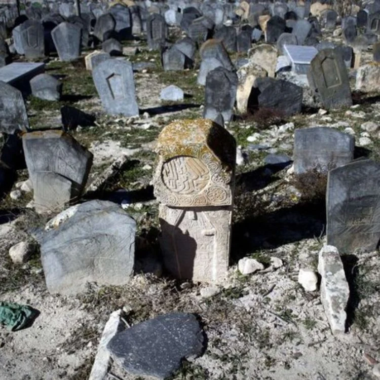 عمق قبر گبری در کوهستان